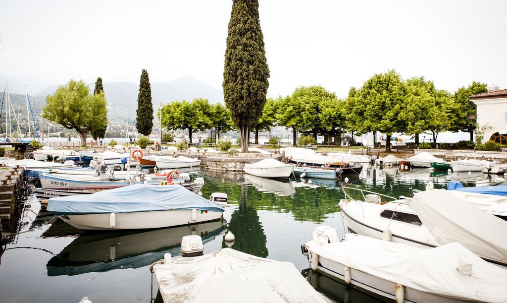 Hotel Gran Fausto Flats San Felice del Benaco Exterior foto