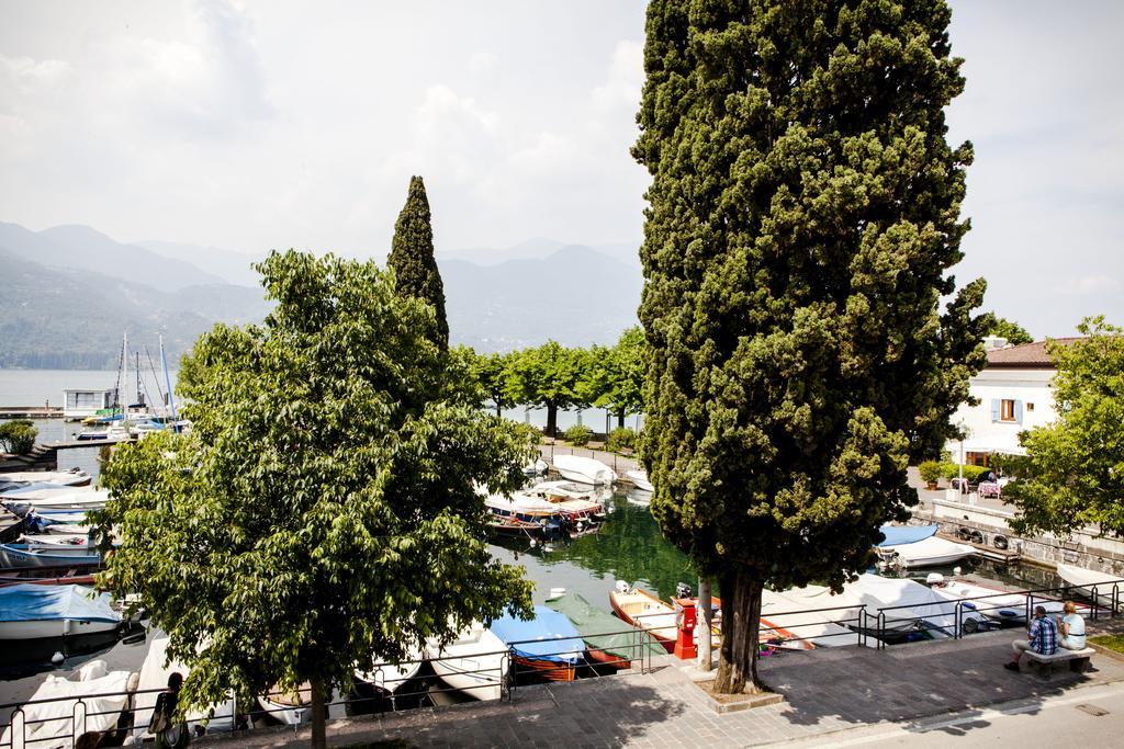 Hotel Gran Fausto Flats San Felice del Benaco Zimmer foto